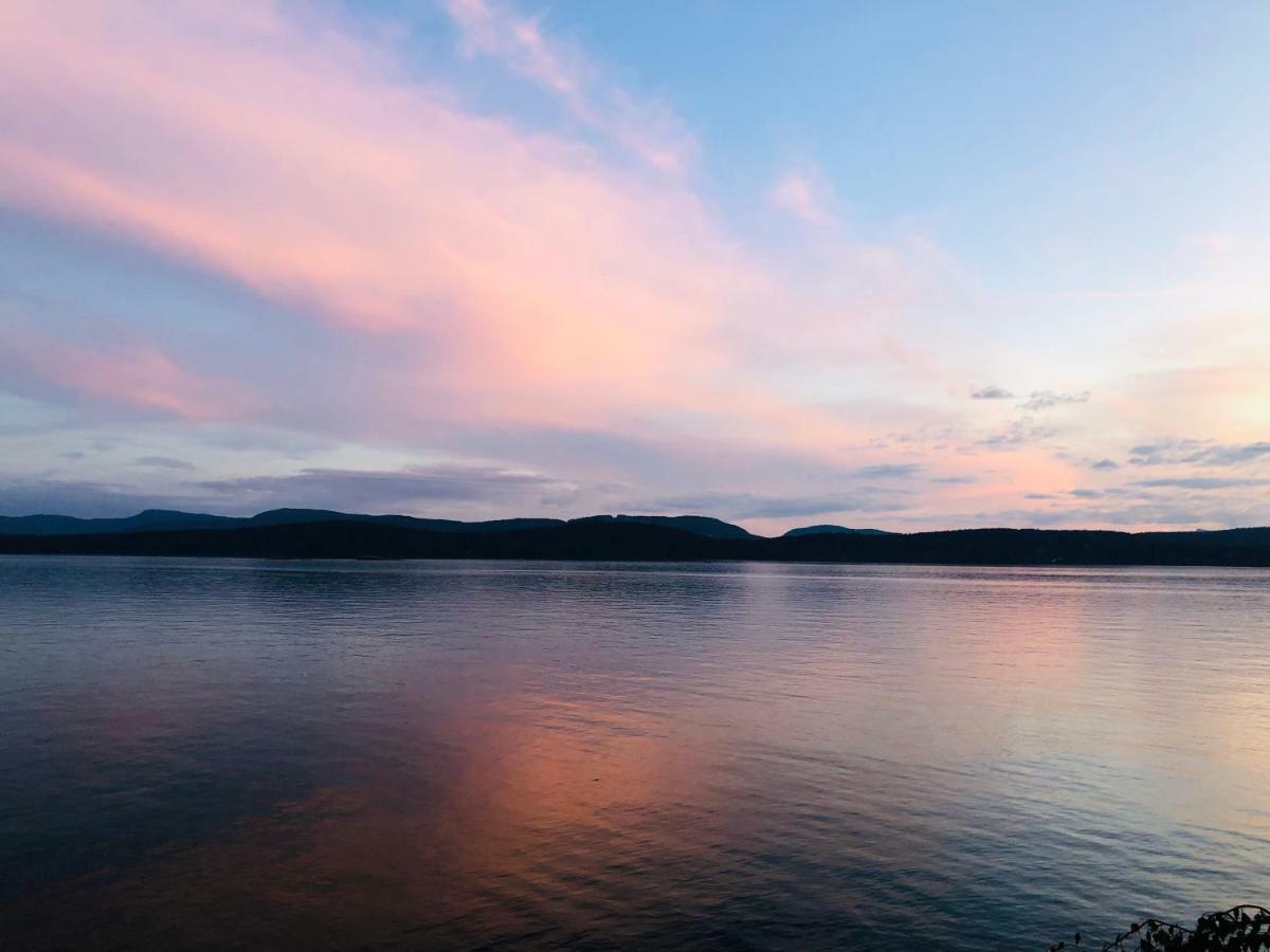 Serenity By The Sea Retreats Montague Harbour Extérieur photo